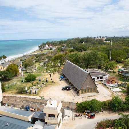 Beach Front Studio Apartment Nyali Beach Экстерьер фото