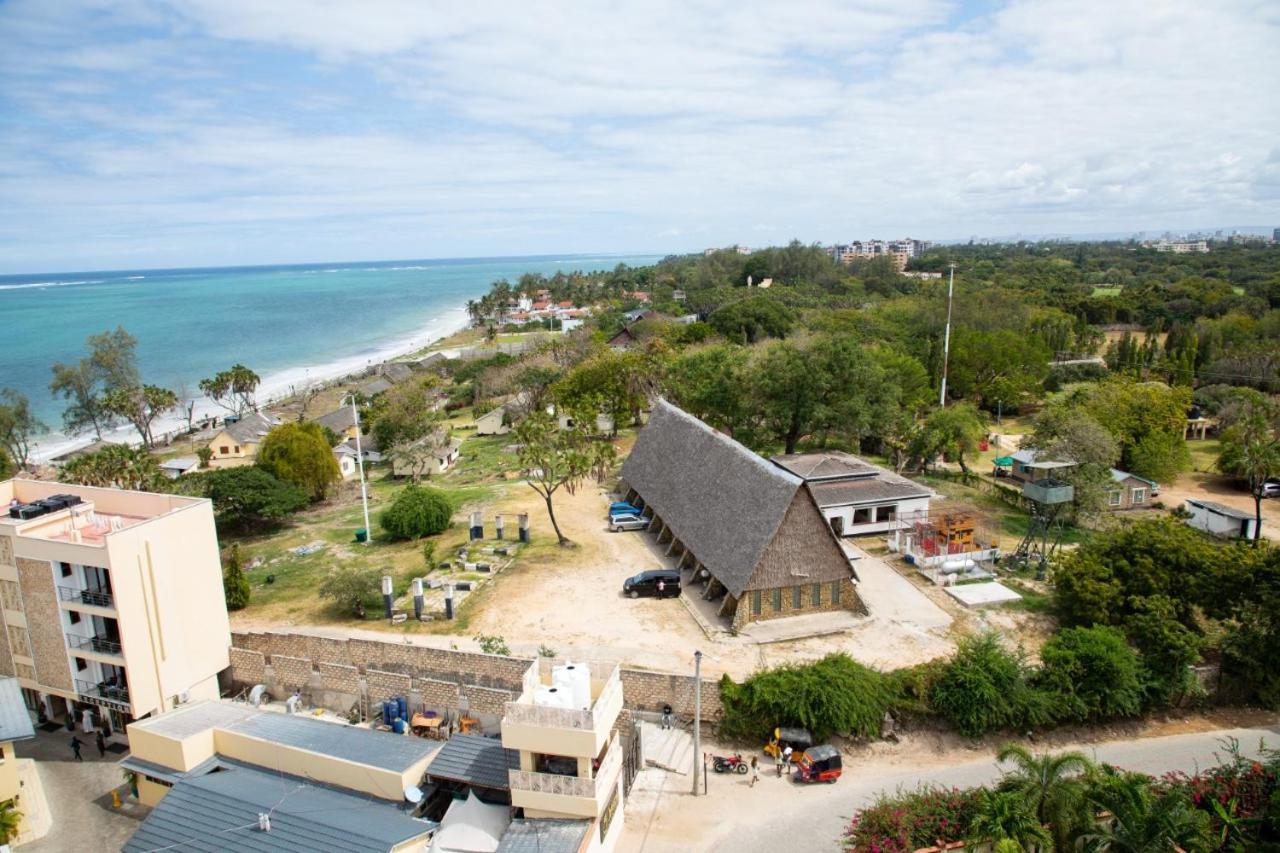 Beach Front Studio Apartment Nyali Beach Экстерьер фото